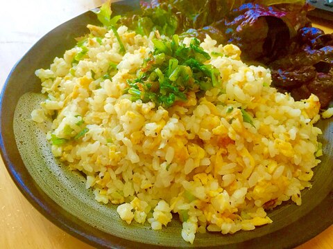 野菜を無駄なく使って節約！大根の葉チャーハン